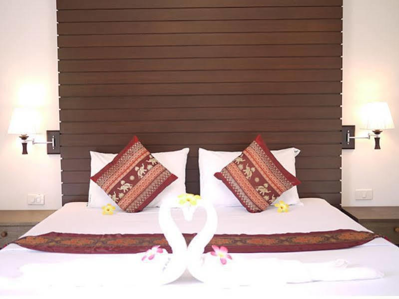 Aromdee At Naithon Beach Екстериор снимка
